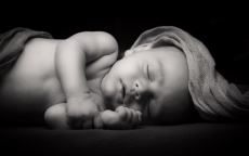 可爱懒睡Baby婴儿桌面壁纸