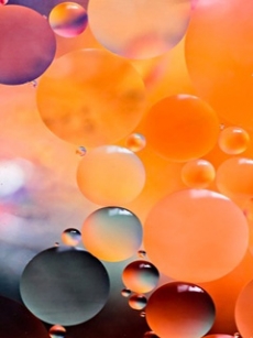 五彩缤纷的水滴摄影图片手机壁纸