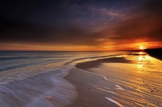 夕阳西下美丽的海边风景桌面壁纸