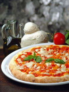 美味的意大利披萨高清图片
