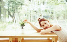韩国美女明星林允儿桌面壁纸