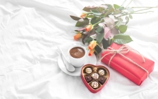 情人节礼物心型巧克力超清壁纸